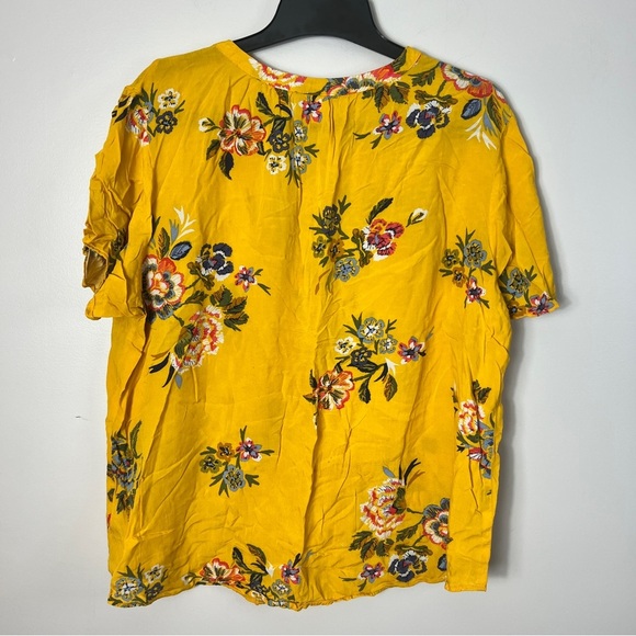 Old Navy Mustard Floral Short Sleeve V-neck Relaxed Fit Blouse women Size XXL - Picture 3 of 10